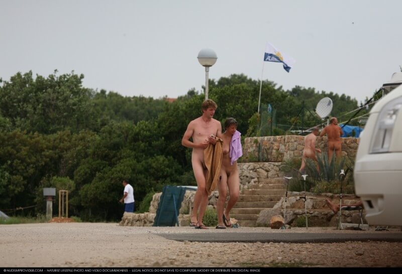 Nudism Family Indian Summer Painting photo gallery - Living with joy and ease is part of the naturist lifestyle