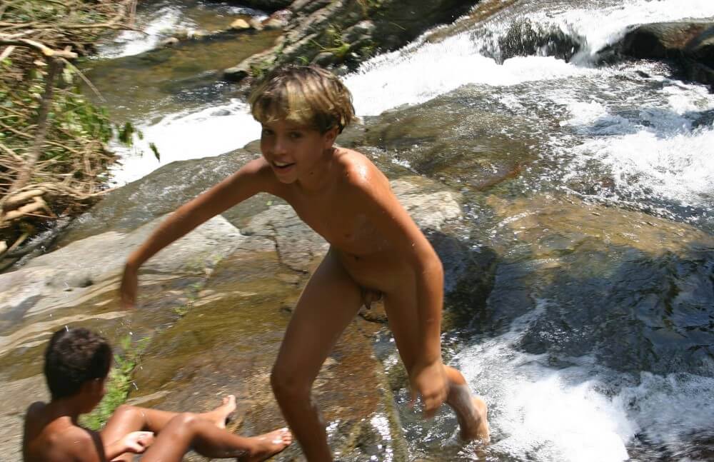 Brazilian Cliff Slide pics - There are many politicians among nudists