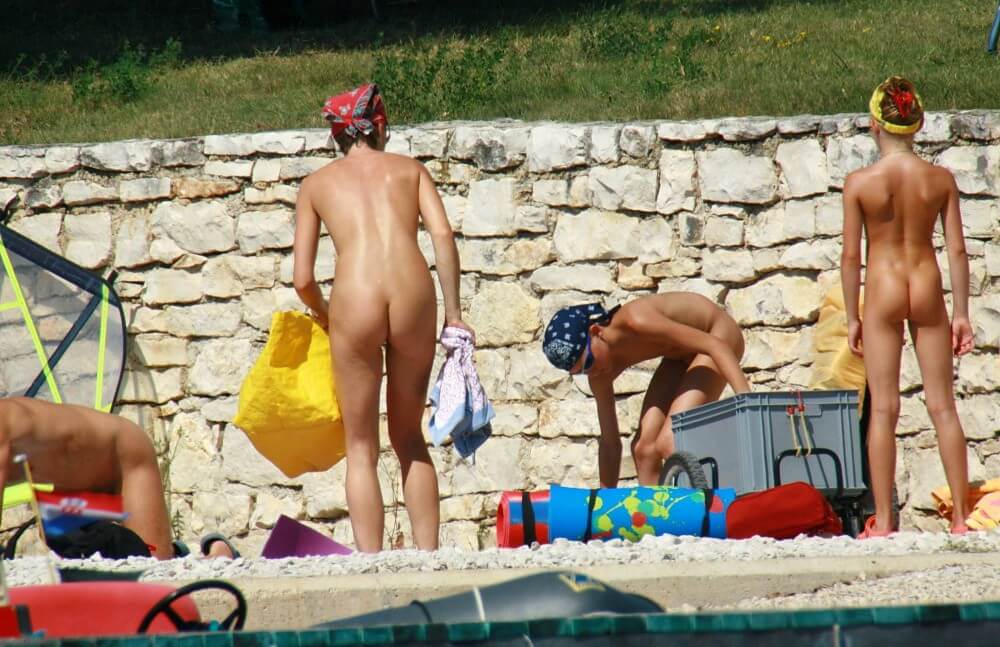 Sporty and Athletic Sands gallery - Participation in nudism contributes to personal growth