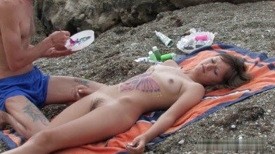 Naked body art on the beach Full HD video - Nudity is perceived as a natural expression of life