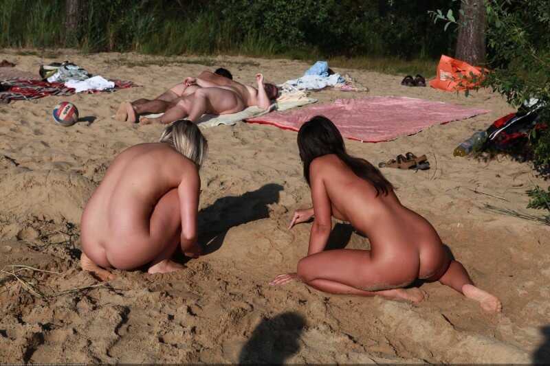 Creekside activity Big Photo gallery - Nudism and naturism as a philosophy of life based on respect and acceptance