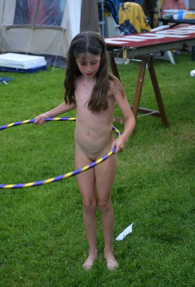 Holland Grass Hula Hoops pics - In naturism, sincerity and openness toward others are valued