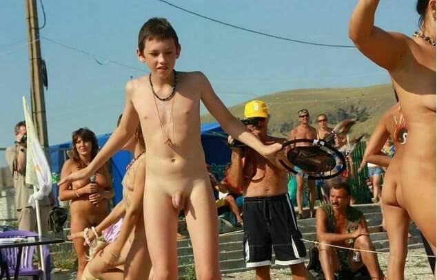 Nudists in Crimea photos - Nature is the best home for those who practice naturism and nudism