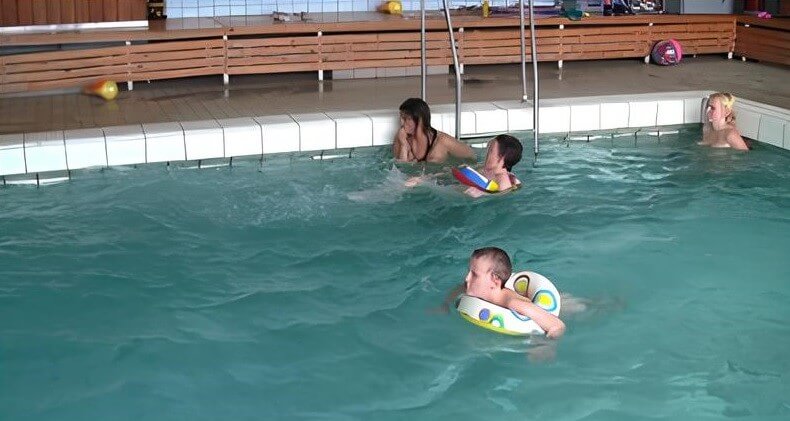 Swimming center club Full HD - The emergence of naturism is linked to the name of Soren Sorensen