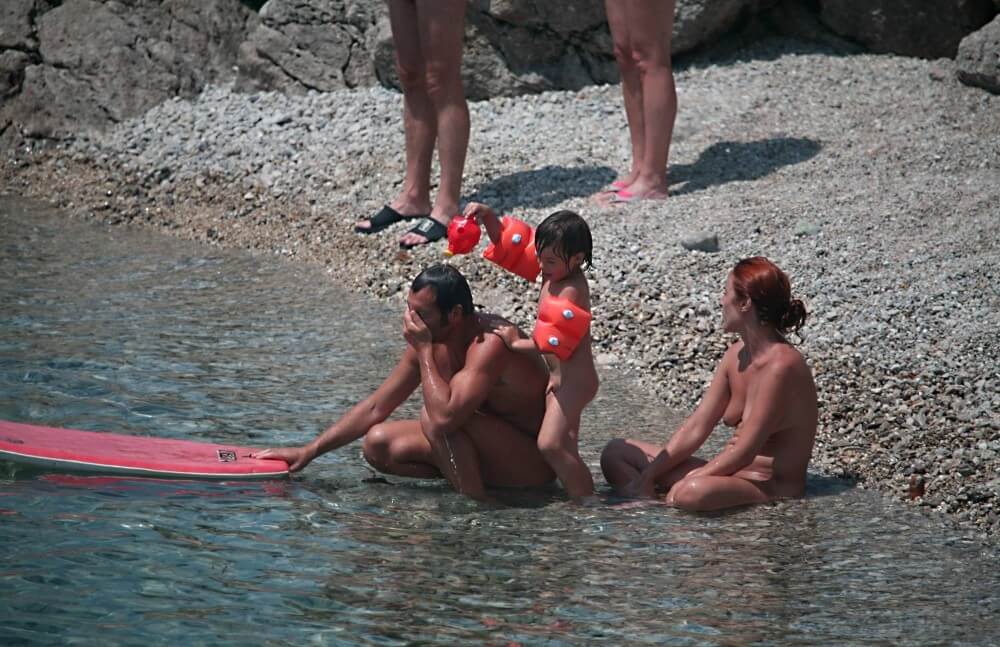 Beach Nudist Family Shore Camp pics - Nudism promotes happiness and well-being
