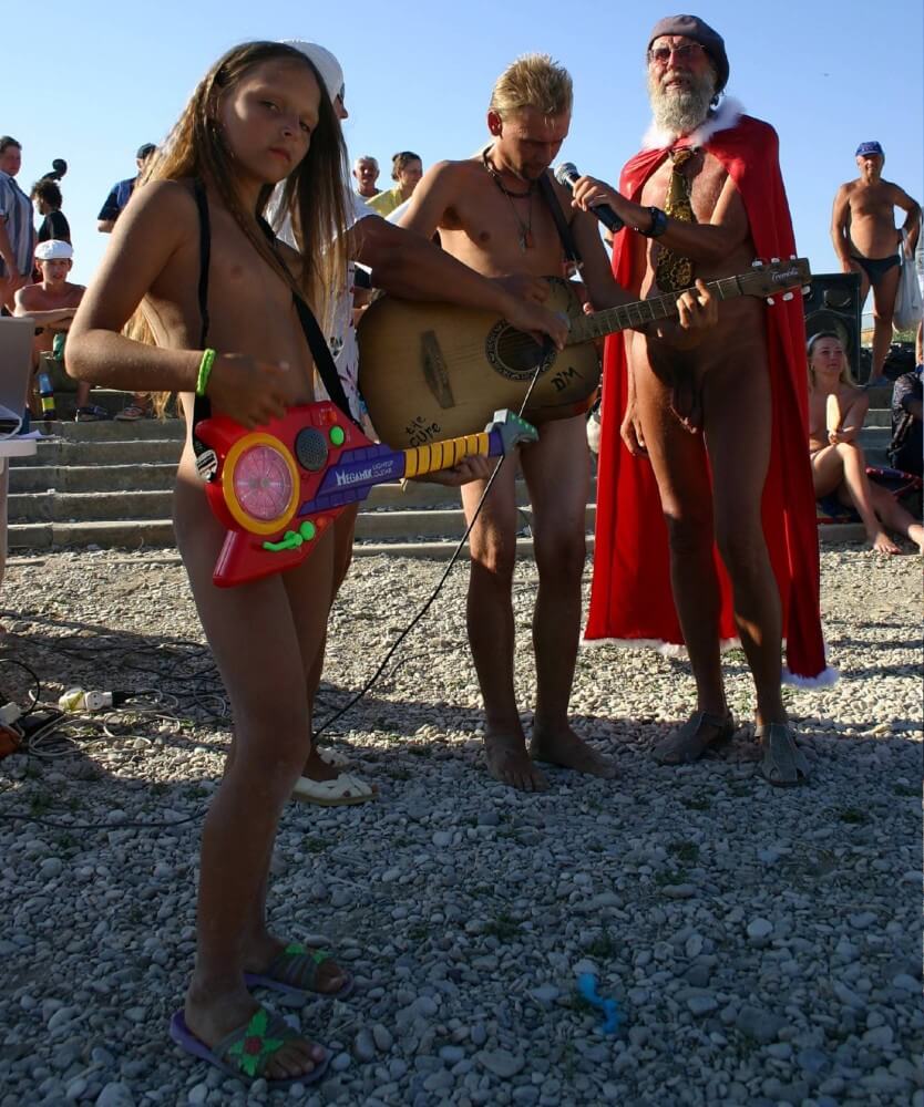 Naturist Beach Contests photos - Nudism and Respect for Nature and the Environment