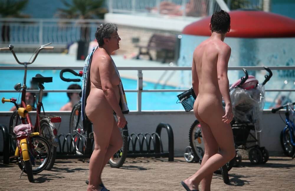 Sun-Soaked Sidewalk pics - Thoughts on Naturism