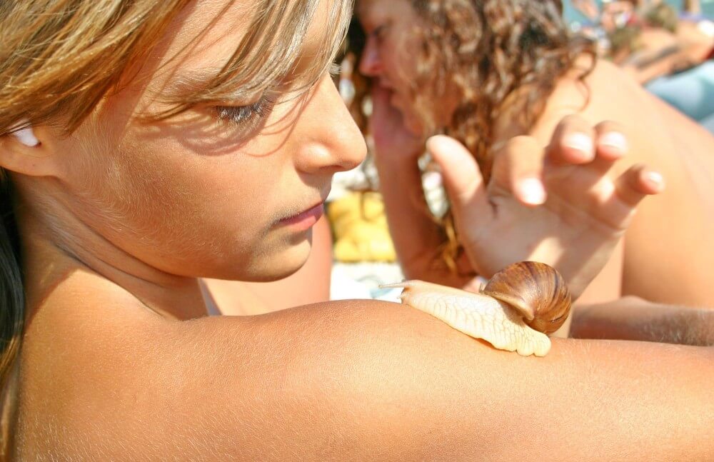Ulitka Play On the Beach pics - Living in harmony with nature is a defining characteristic of the naturist and nudist community