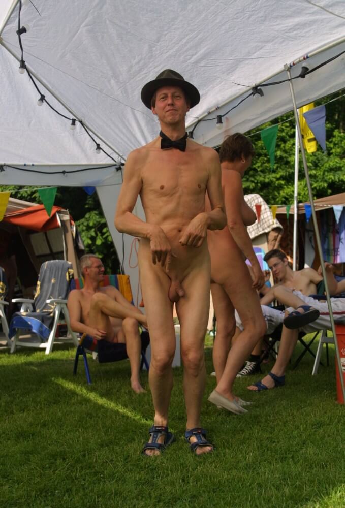 Holland Show and Relaxation - In this nudist movement, voluntariness and comfort are important
