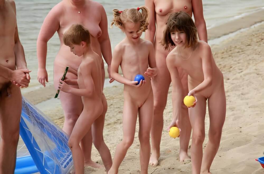 Lezero family games big gallery - Striving for tolerance and respect is the code of conduct among nudists