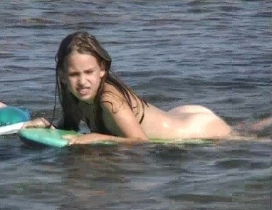 Naturistin: Julia and Hanna Am Meer - The body is a reflection of inner beauty and harmony in naturism and nudism