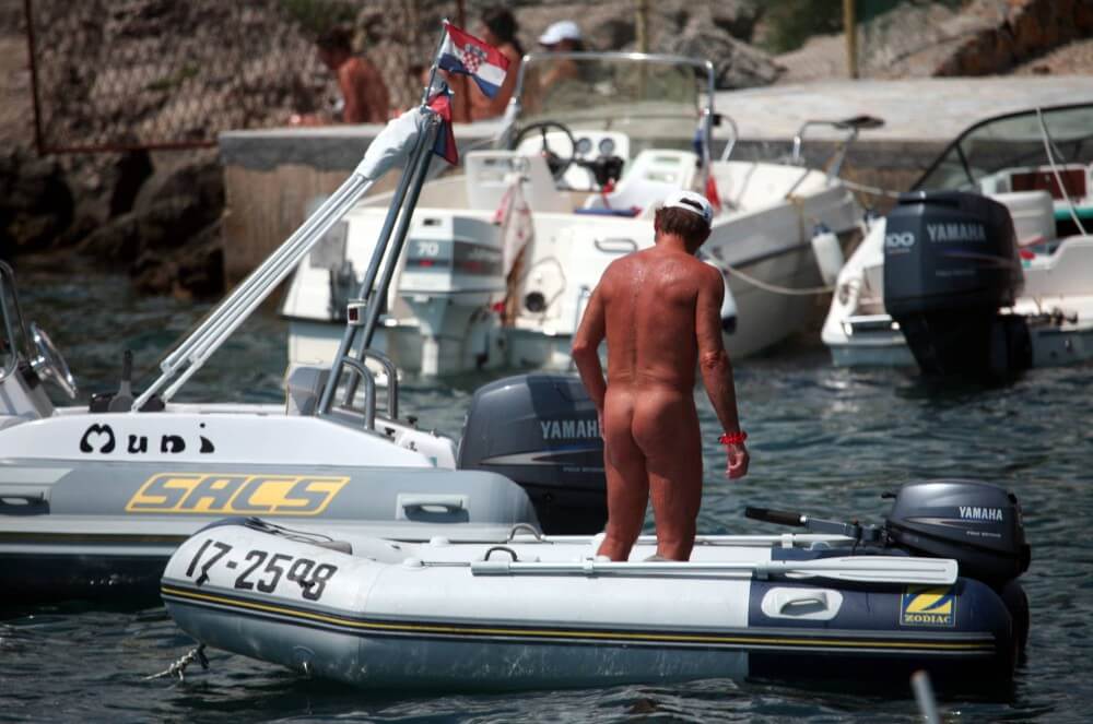 Boating and Floater Waters pics - Naturists are open to the world and the environment