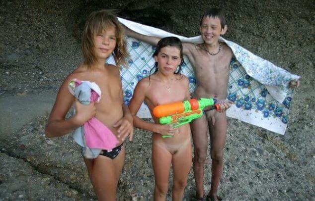 Naturism photo gallery # 33 - Nudity is an expression of natural beauty and harmony