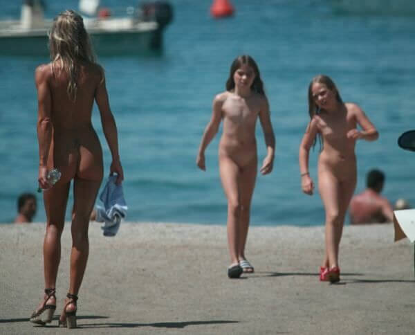 The nudism country photos - Radical nudism materials