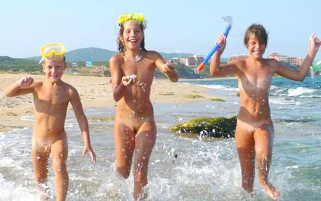 Naturism photo gallery # 27 - Nature and nudism are the best home for a person