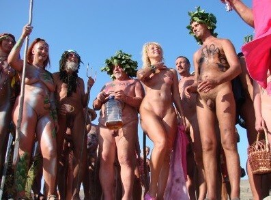 Nudism Beach Day photos - Leaving the house in a state of complete nudity