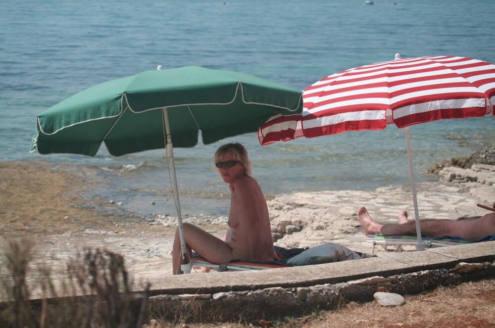 FKK Beachline Front pics - Complete Natural Nudity