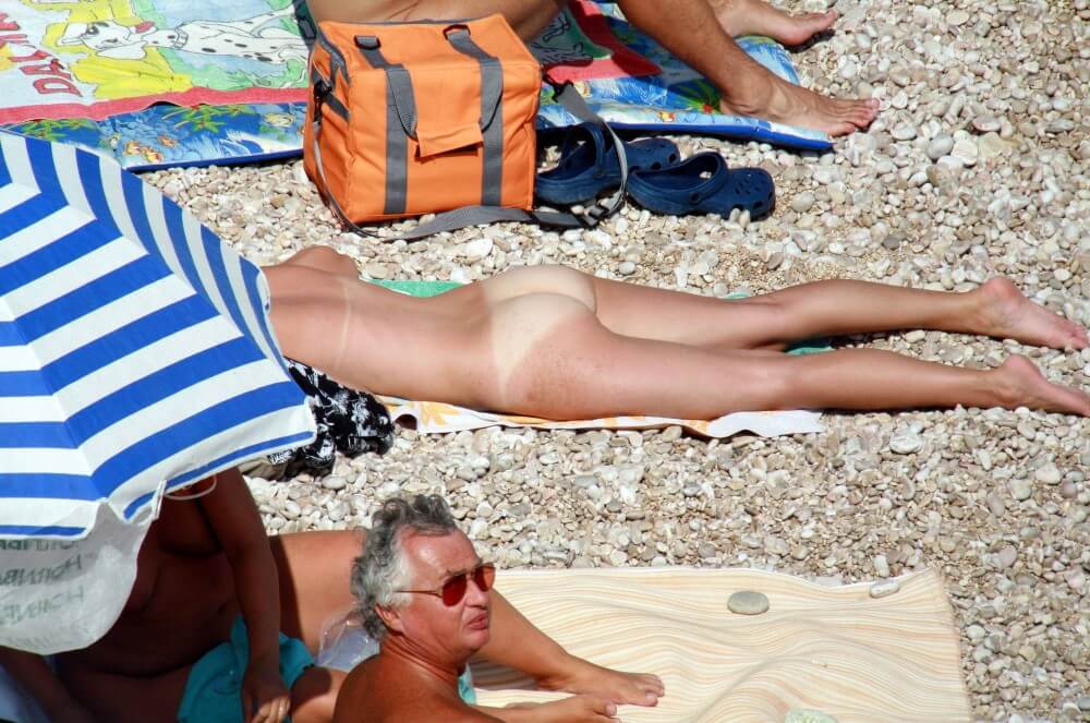 Naturists Beach Relaxation pics - Nudism and naturism value harmony