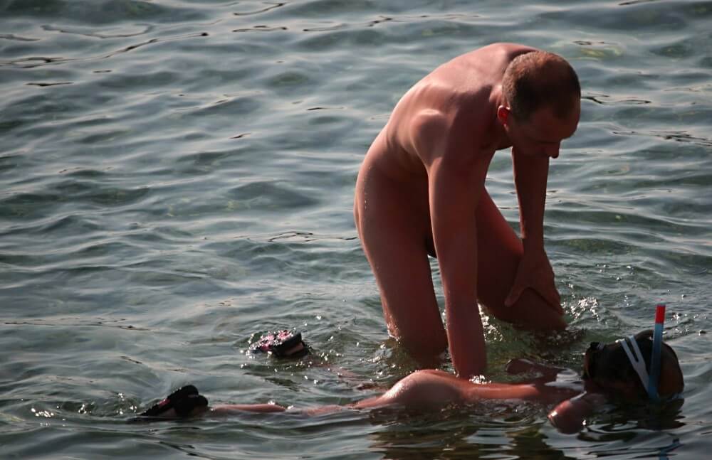 Father Floats His Daughter pics - Nudism and naturism help break down stereotypes