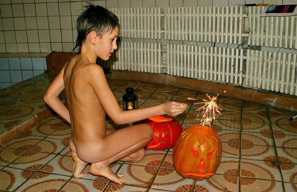 Naturism photo gallery # 20 - A nudist promotes tolerance and respect for others