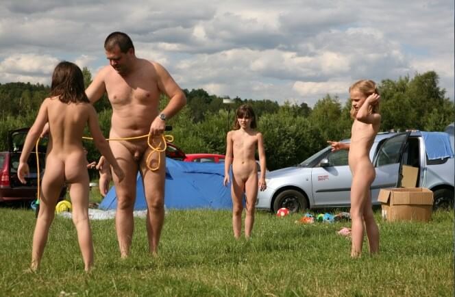 Naturism photo gallery # 38 - Freedom and harmony in nudism