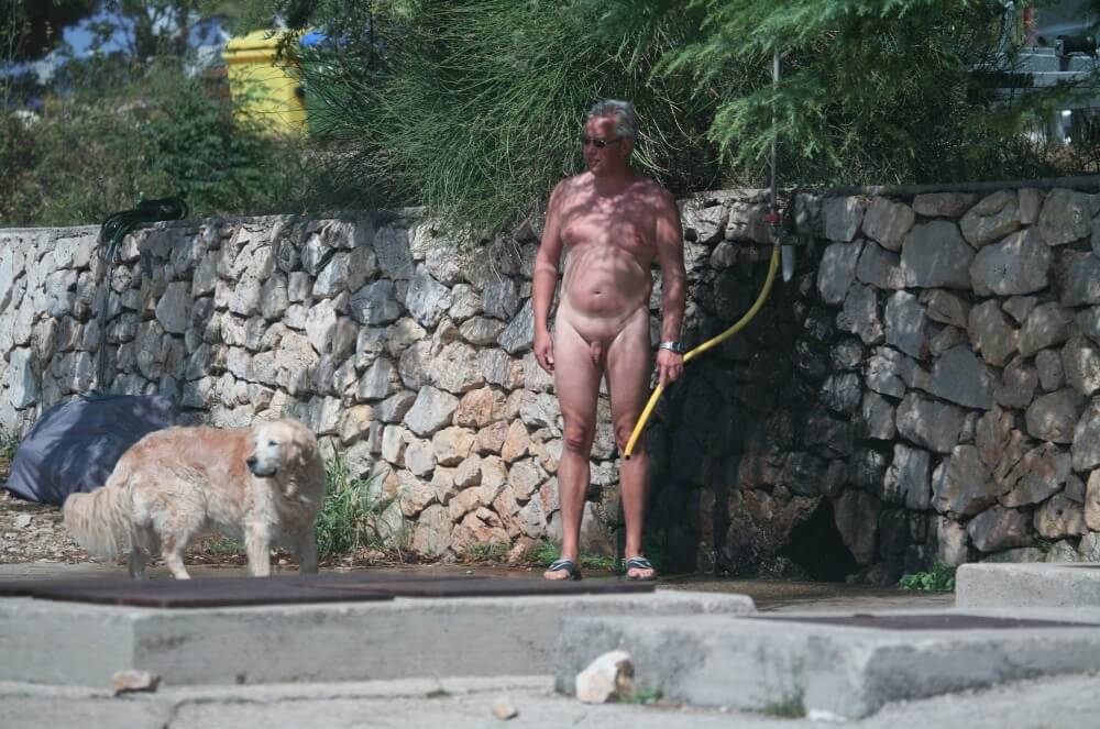 Shower-Wall Bath Parents pics - Belief in oneself and ones own strengths are important qualities for practitioners of naturism and nudism