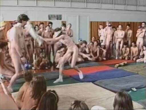 Helios Natura: Come and Play - Nudism helps people overcome their insecurities