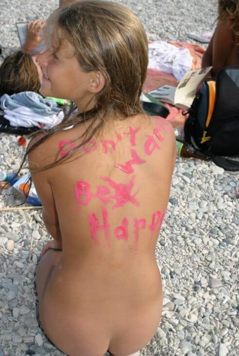 Osez vivre nu… Documentary naturism - Naturists live freely and naturally