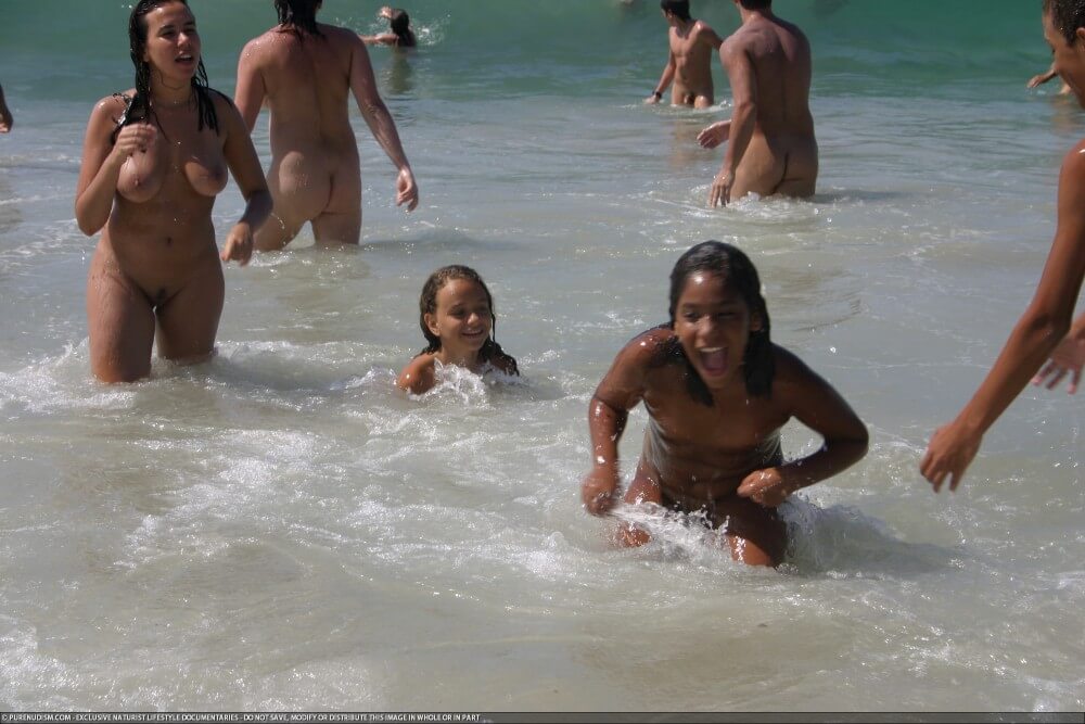 Brazil naturism photo set 4 - Naturism and Environmental Awareness