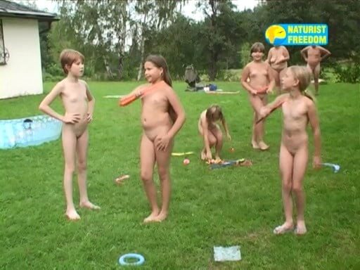 Naturist Freedom: Green Mountain - Clothing is also a mask for a nudist